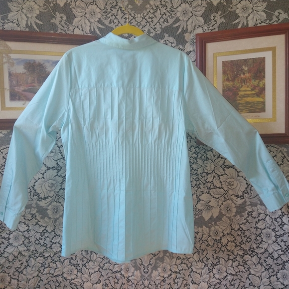Du Jour powder baby blue long sleeve shirt vertical ruffle button up button cuff - Picture 4 of 6
